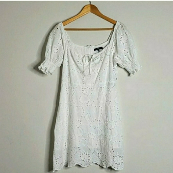 7 for All Mankind | White Eyelet Mini Dress size Medium - Picture 6 of 7